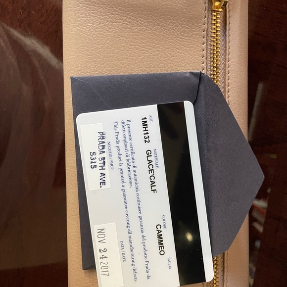 Prada Wallet - Picture 4 of 4